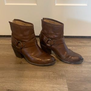 Vintage Frye Tabitha harness booties - cognac
